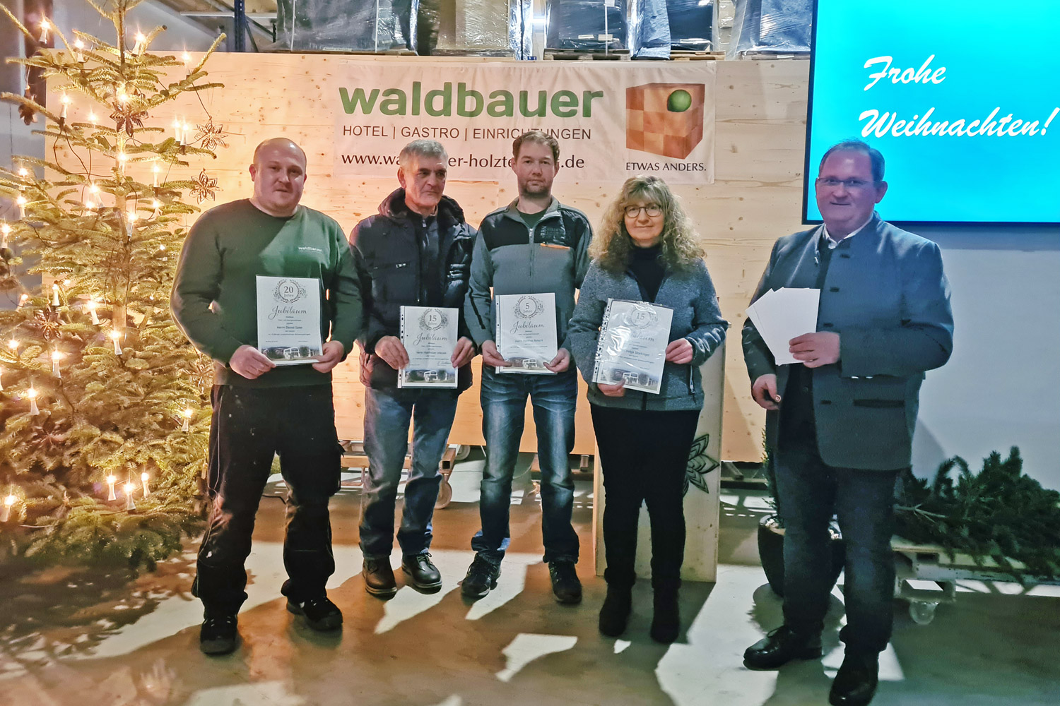 Ehrung für verdiente Waldbauer-Mitarbeiter - Weihnachten 2023